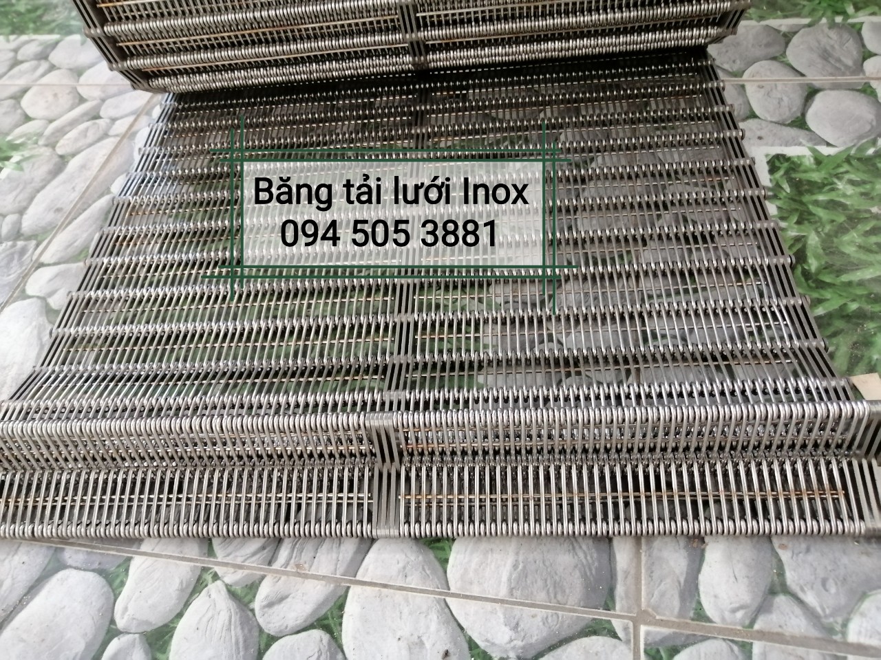 Băng tải lưới inox 304 chịu nhiệt và chịu hóa chất